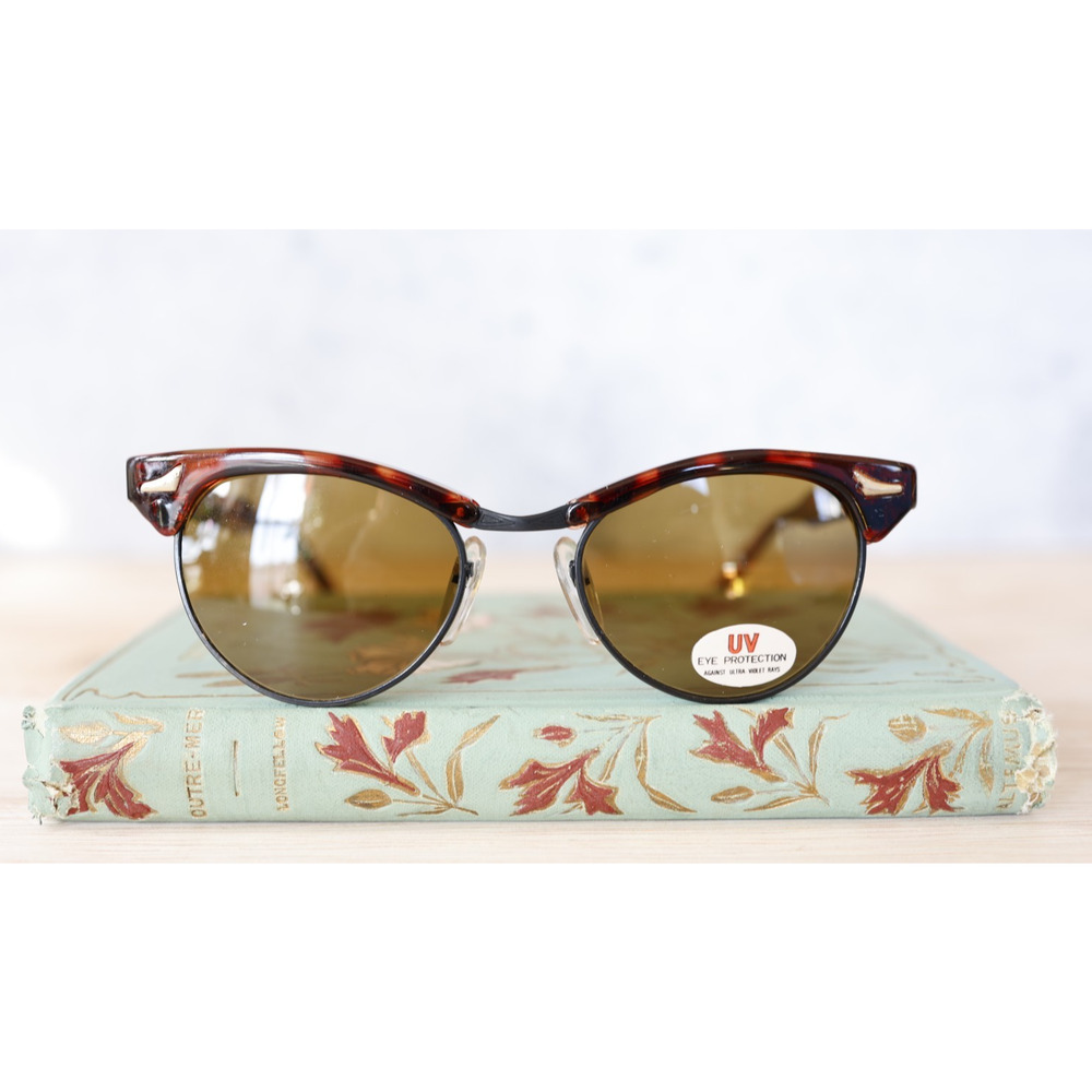 Vintage 1990s Cat Eye Sunglasses Korea Preppy Old Money Academia Eyewear